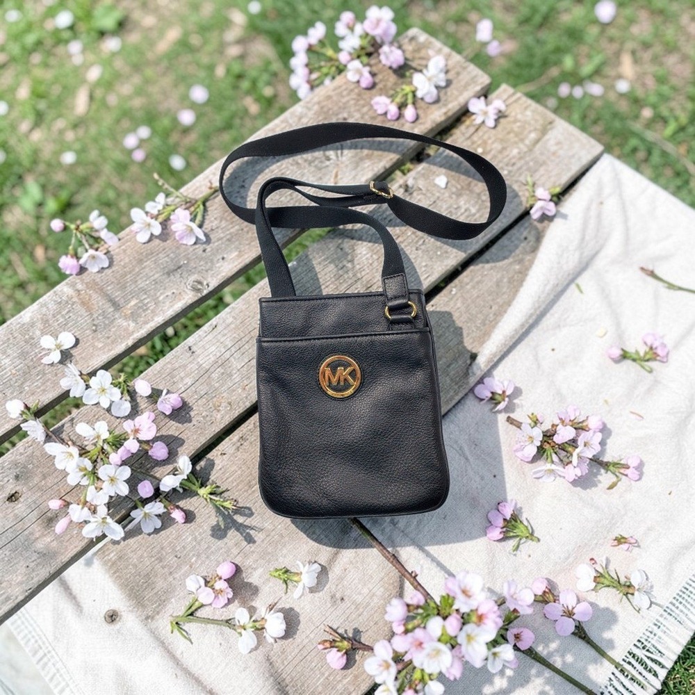 Michael Kors Fulton Black Pebbled Leather Crossbody Bag Gold MK Logo‎ Small